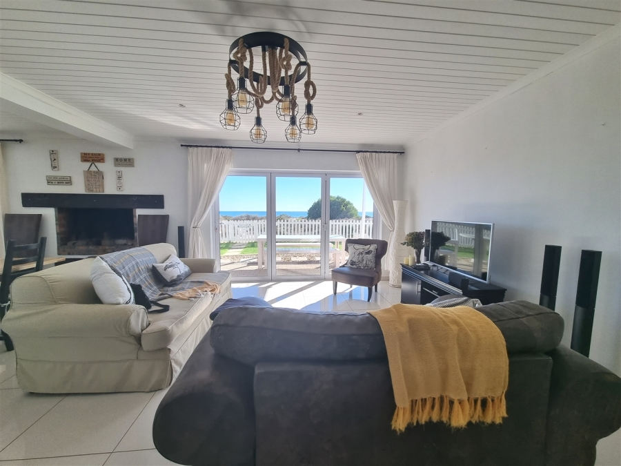 3 Bedroom Property for Sale in Sandy Point Western Cape